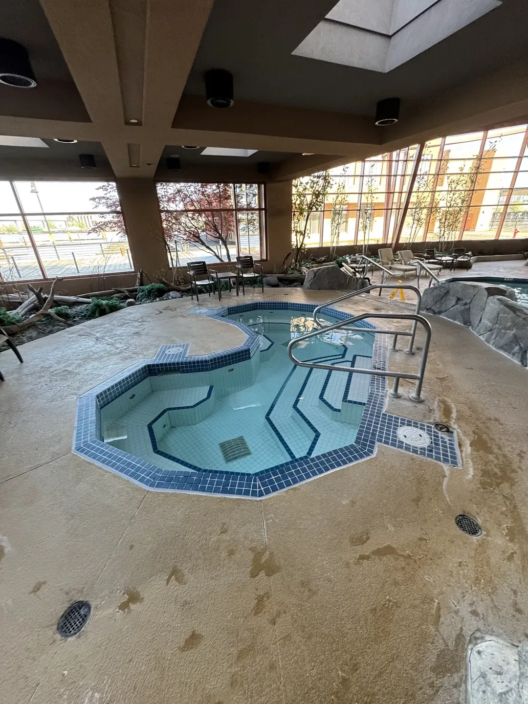 Resort exterior near water in Richmond, British Columbia